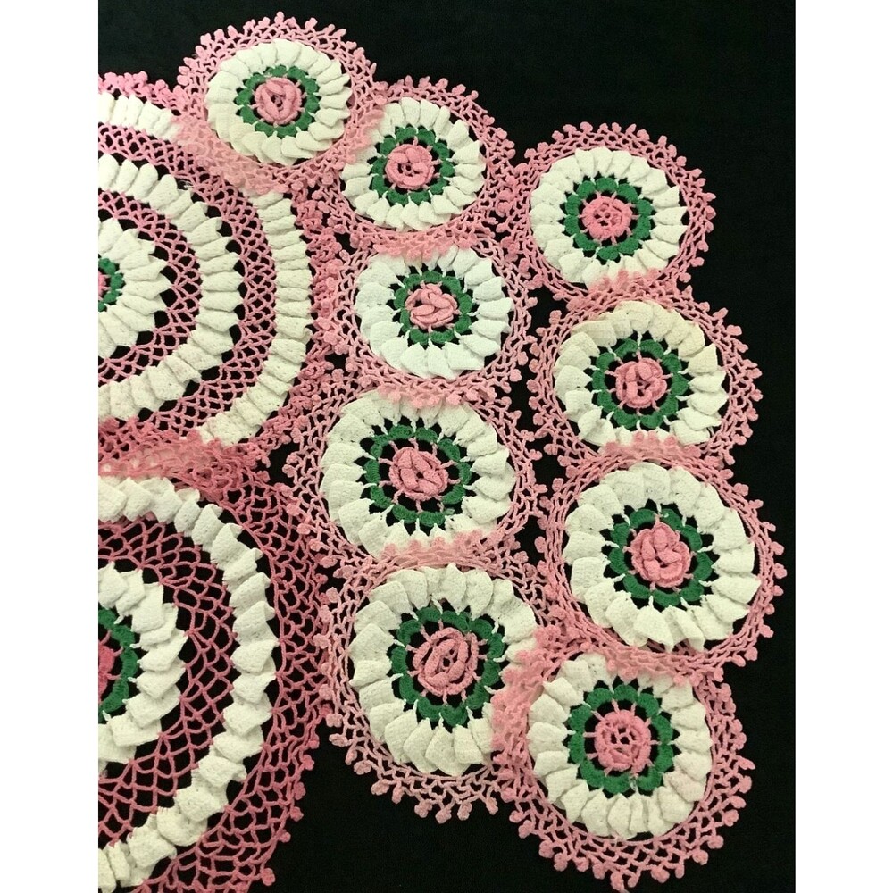 Estate Set of 11 Vintage Doilies Hand Crocheted White Ruffles Pink Roses Cottage - Picture 4 of 6